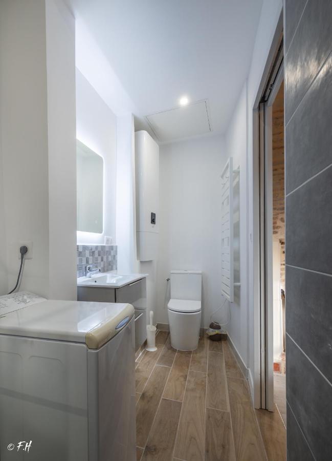Le Vieux Laval Apartment Laval  Bagian luar foto
